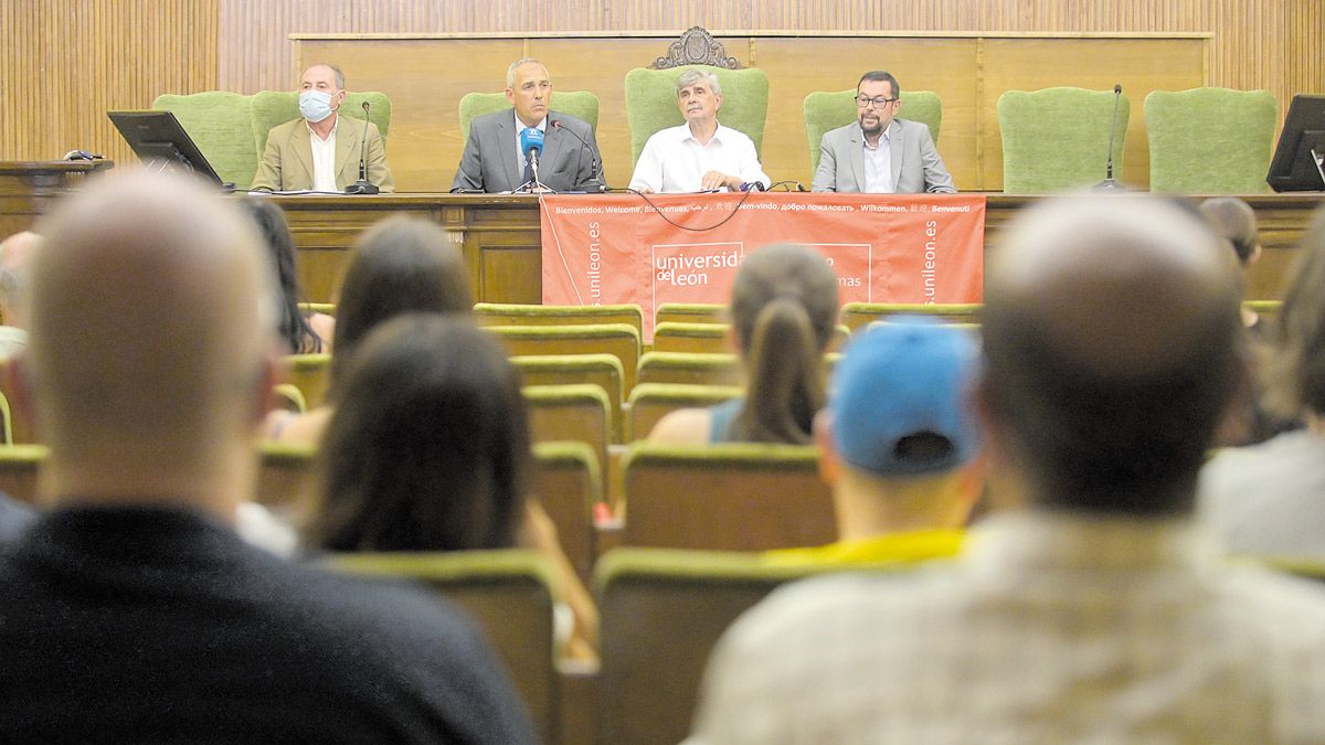 Inauguración oficial del curso este lunes en el Parainfo del Centro de Idiomas de la ULE. | JESÚS F. SALVADORES