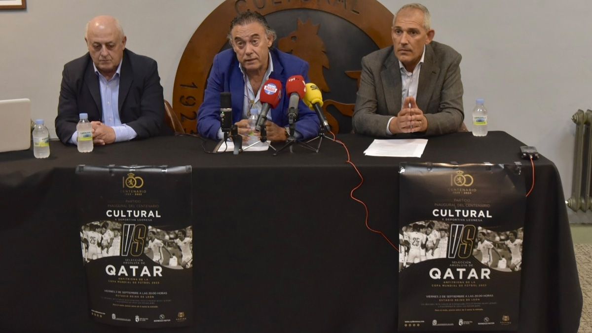 Un instante de la presentación de los primeros actos del centenario. | SAÚL ARÉN