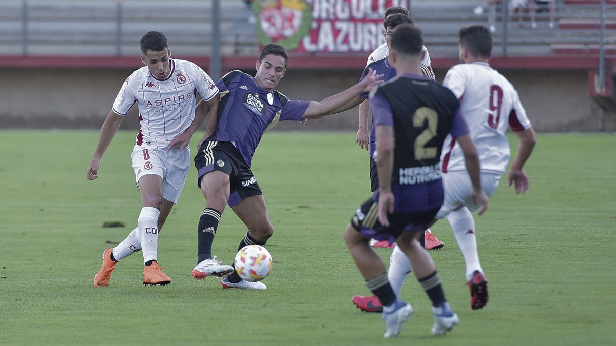 Los leoneses dominaron prácticamente durante todo el partido pero sólo empataron en la recta final del mismo. | SAÚL ARÉN