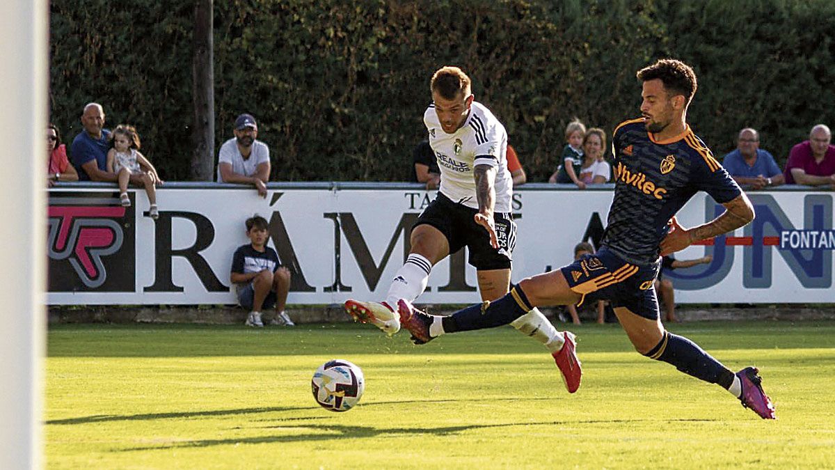 Un lance del igualado partido entre Burgos y Ponferradina que acabó sin goles. | BURGOS CF