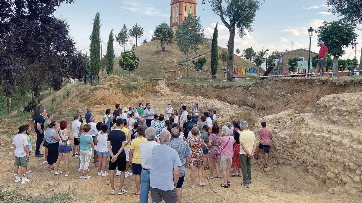 Visita guiada por el Casco Histórico de Almanza. | L.N.C.