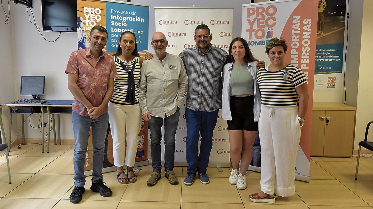 Antonio Hernández, Marta de Francisco, Jorge Peña, Dorian Vence, Sofía Páramo y Henar García. | SAÚL ARÉN