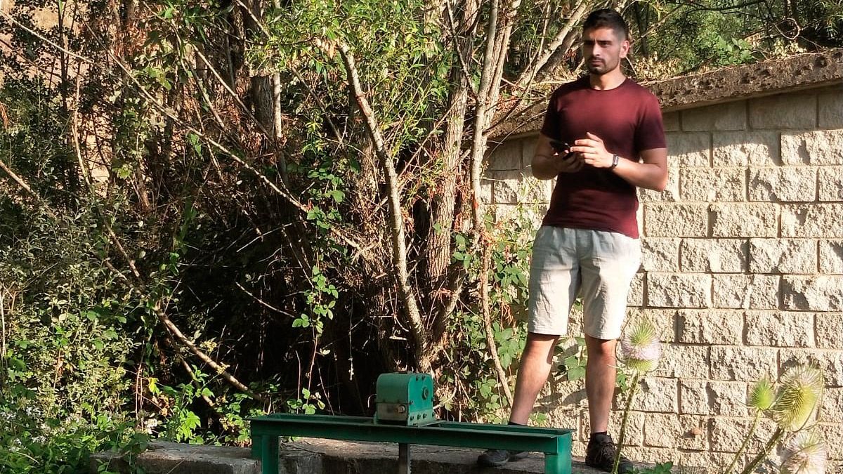 Pablo Pascual realizando trabajo de campo durante su beca veraniega. | L.N.C.