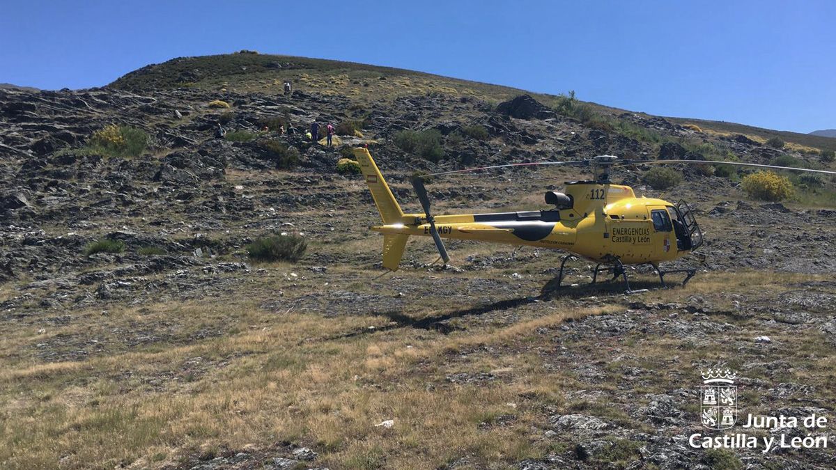 Imagen de archivo de un helicóptero del Grupo de rescate de la Junta de Castilla y León. | L.N.C. Imagen de archivo de un helicóptero del Grupo de rescate de la Junta de Castilla y León. | L.N.C.
