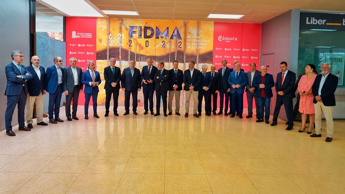 Foto de familia de los diferentes representantes leoneses en la Feria Internacional de Muestras de Asturias. | L.N.C. Foto de familia de los diferentes representantes leoneses en la Feria Internacional de Muestras de Asturias. | L.N.C.