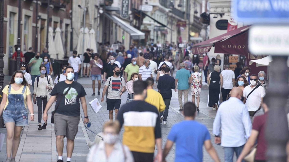 Los leoneses pagan más impuestos debido al aumento de la inflación y al crecimiento del empleo. | SAÚL ARÉN Los leoneses pagan más impuestos debido al aumento de la inflación y al crecimiento del empleo. | SAÚL ARÉN