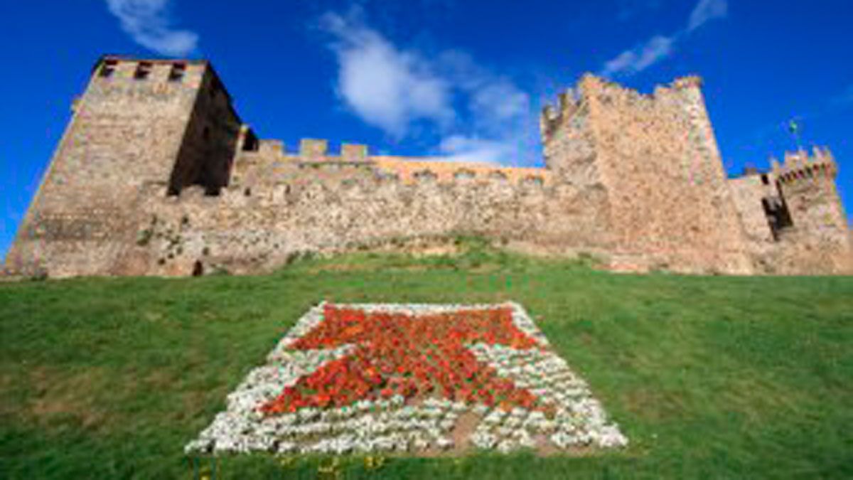 El Castillo de Ponferrada sigue siendo la joya turística de la ciudad.