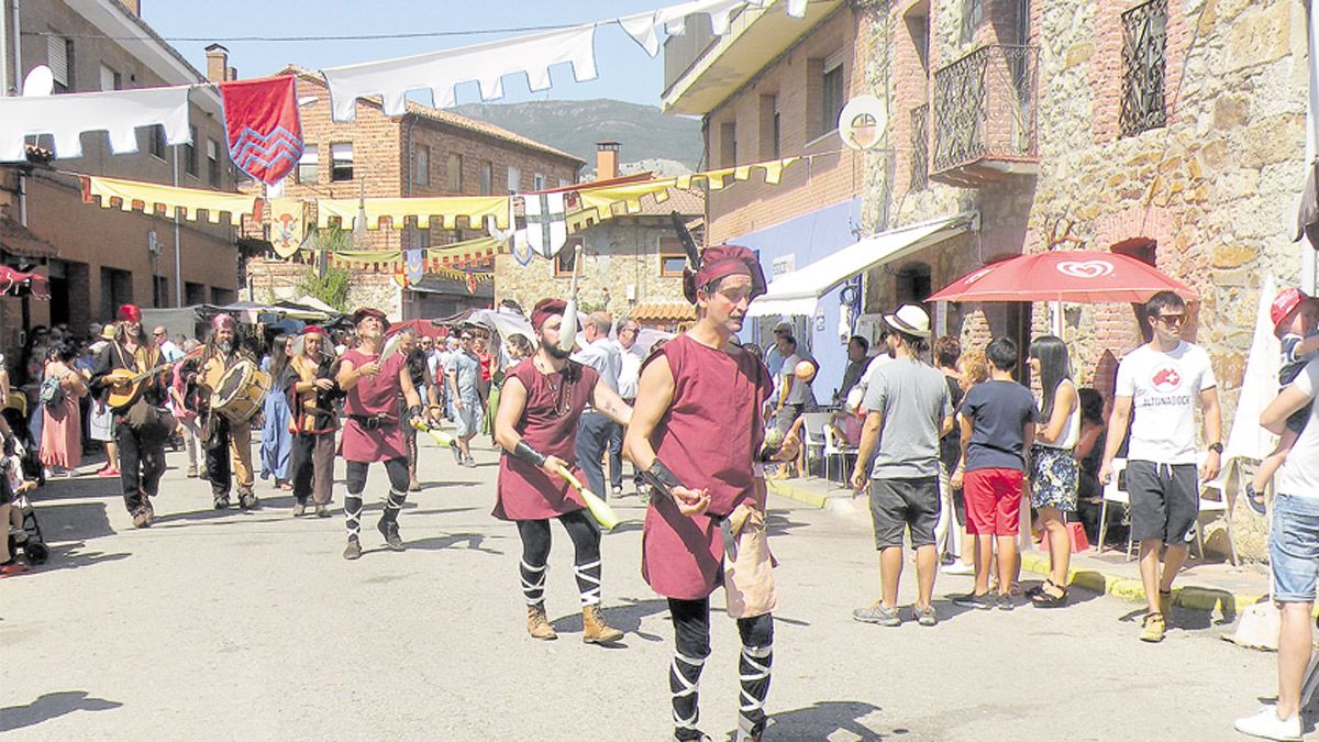 Sabero viaja en el tiempo el fin de semana con el mercado medieval. | E. NIÑO