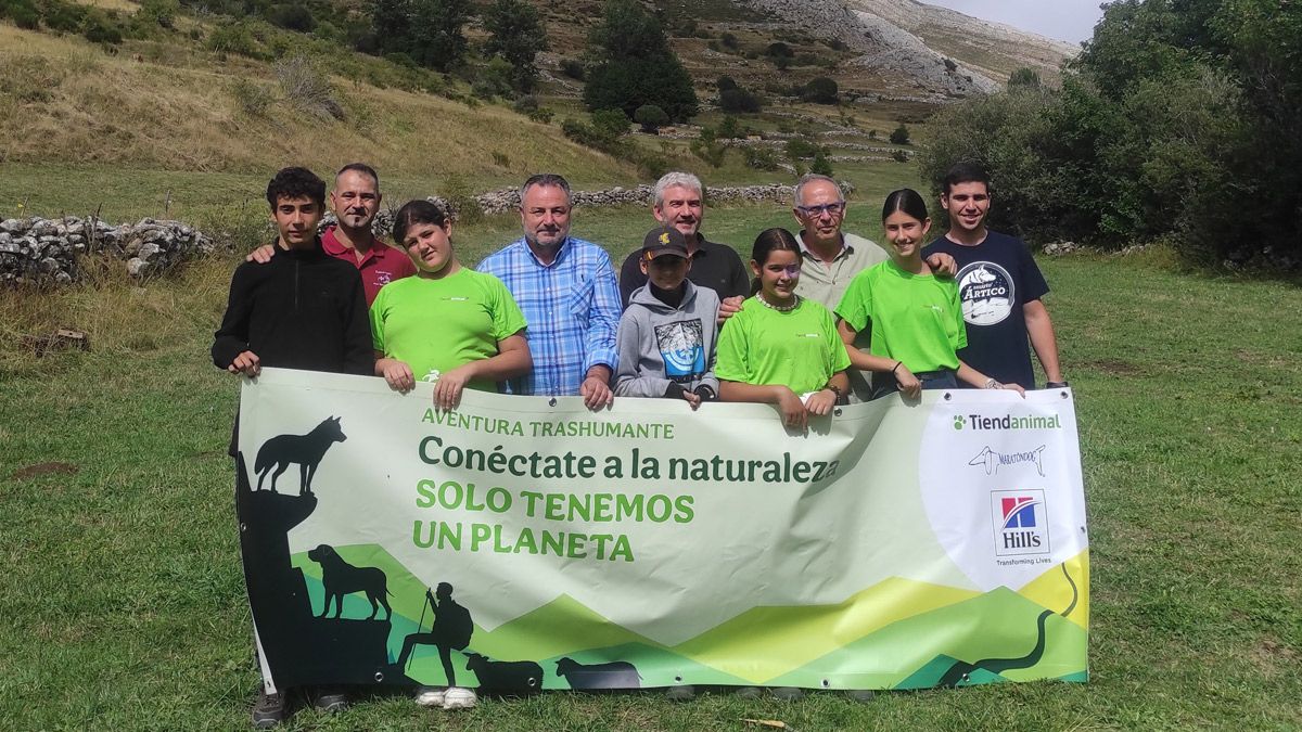 Algunos de los jóvenes participantes en la 'Aventura Trashumante'. | L.N.C.