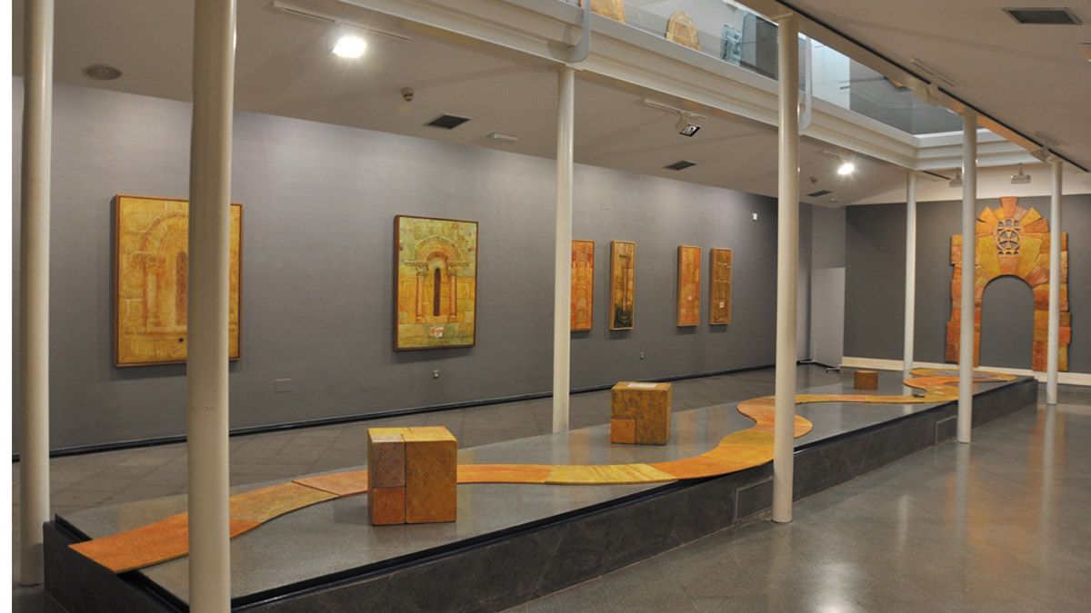 El salón central de la exposición Per Viam 2 de Ángel Cantero que estará disponible hasta el 25 de septiembre en Palencia. | L.N.C. El salón central de la exposición Per Viam 2 de Ángel Cantero que estará disponible hasta el 25 de septiembre en Palencia. | L.N.C.