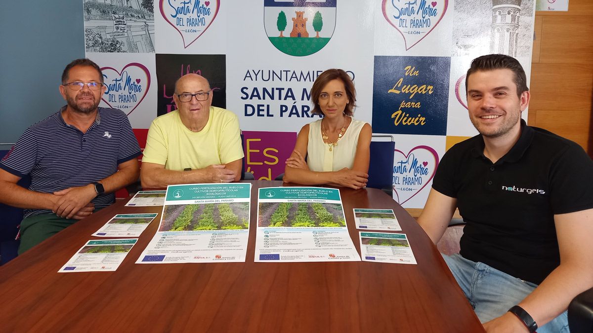 Presentación del curso por parte del Ayuntamiento y Naturgeis.| L.N.C. Presentación del curso por parte del Ayuntamiento y Naturgeis.| L.N.C.
