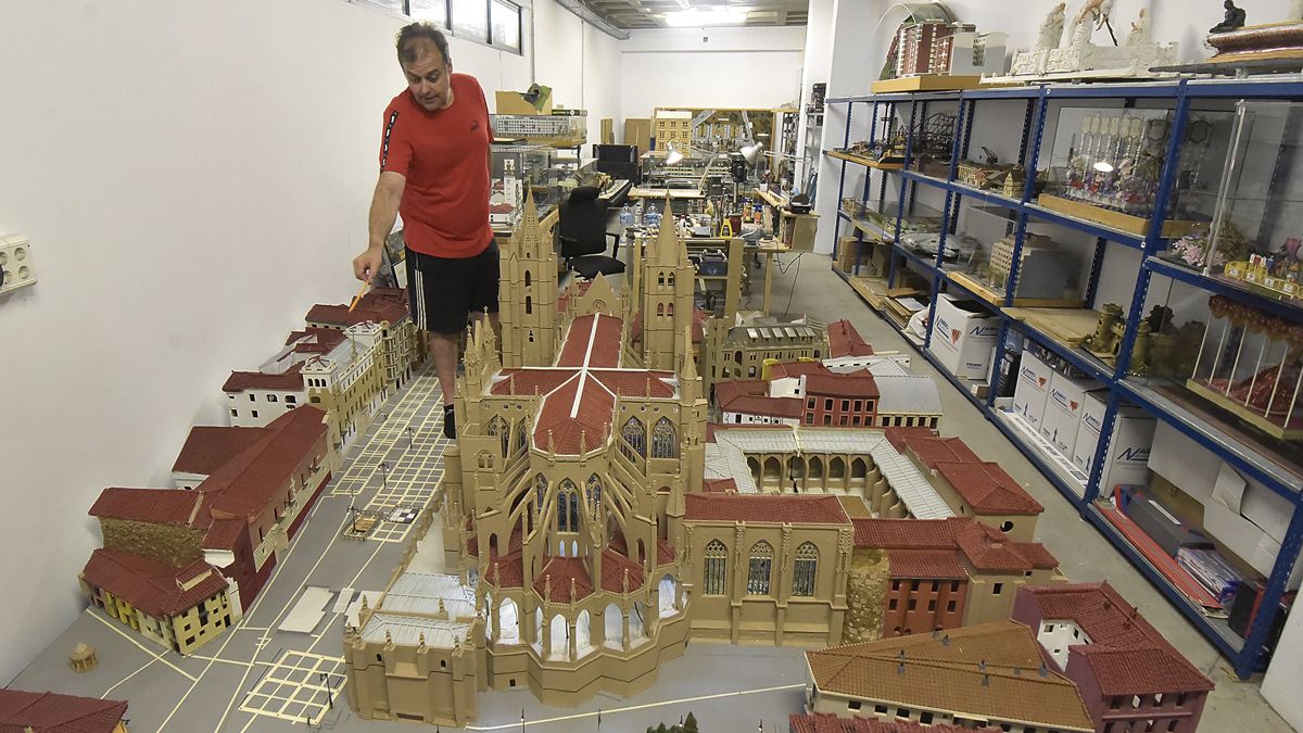 maqueta-catedral-leon-04092022.jpg