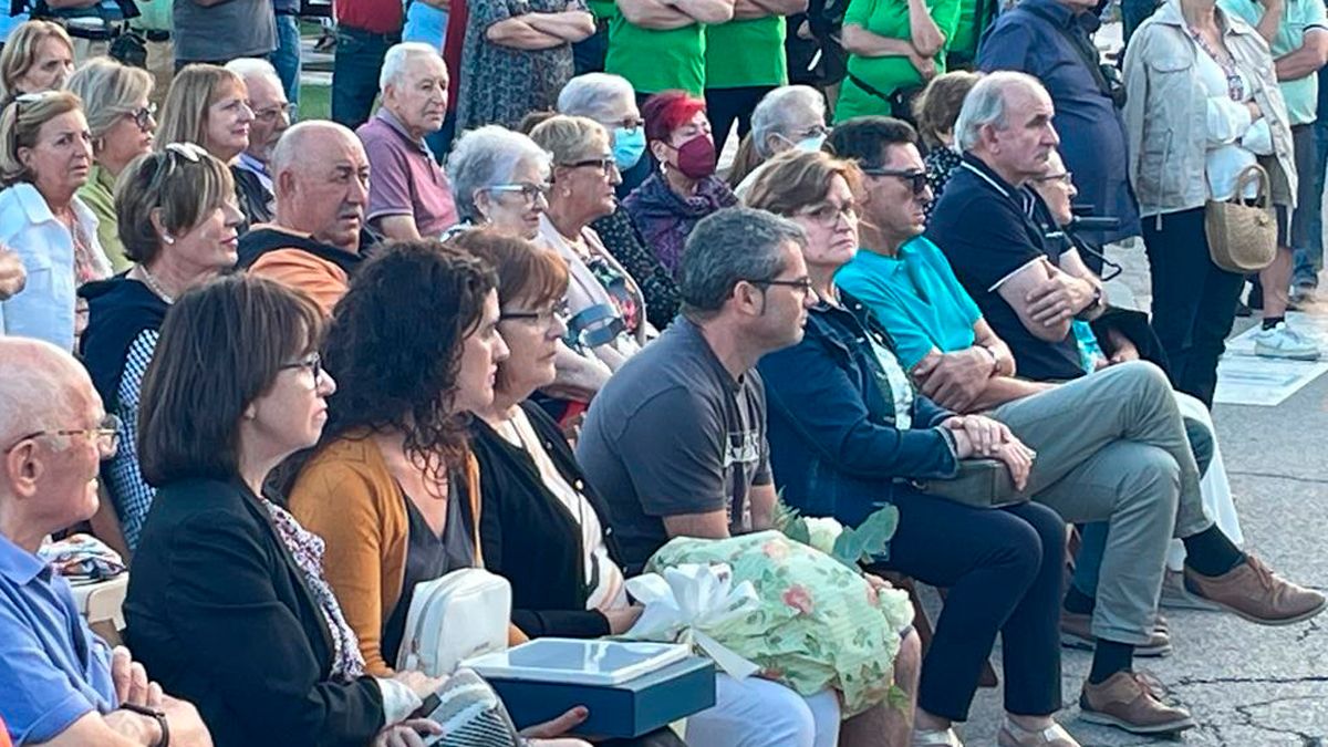 Los vecinos de Santa María no faltaron al acto de homenaje. | L.N.C.