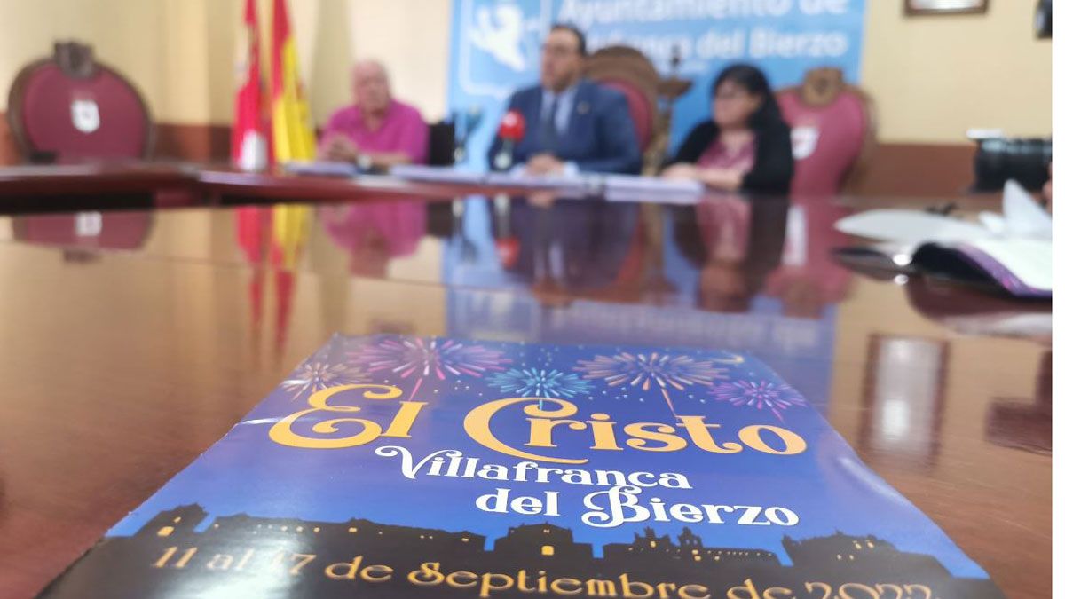 Presentación de las fiestas en el Ayuntamiento de Villafranca | Javier Fernández
