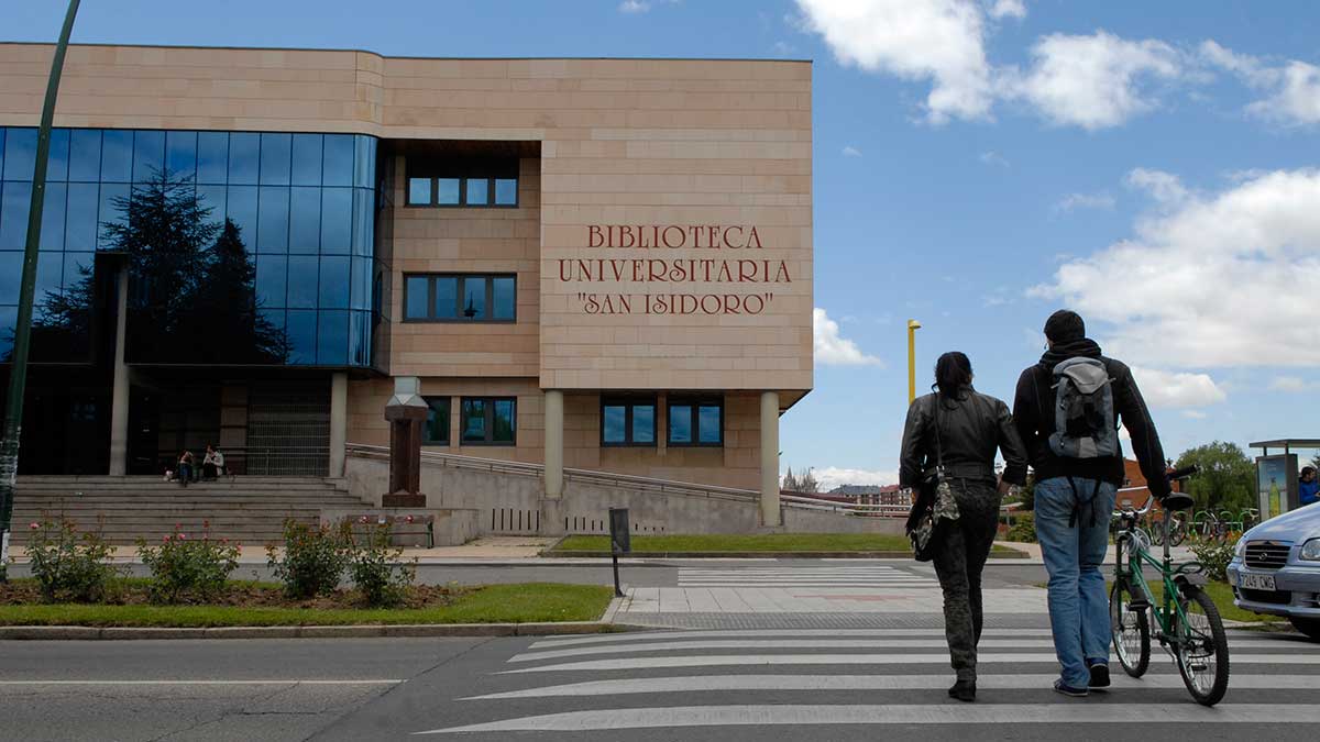 Imagen de archivo de la biblioteca central de la Universidad de León. | MAURICIO PEÑA