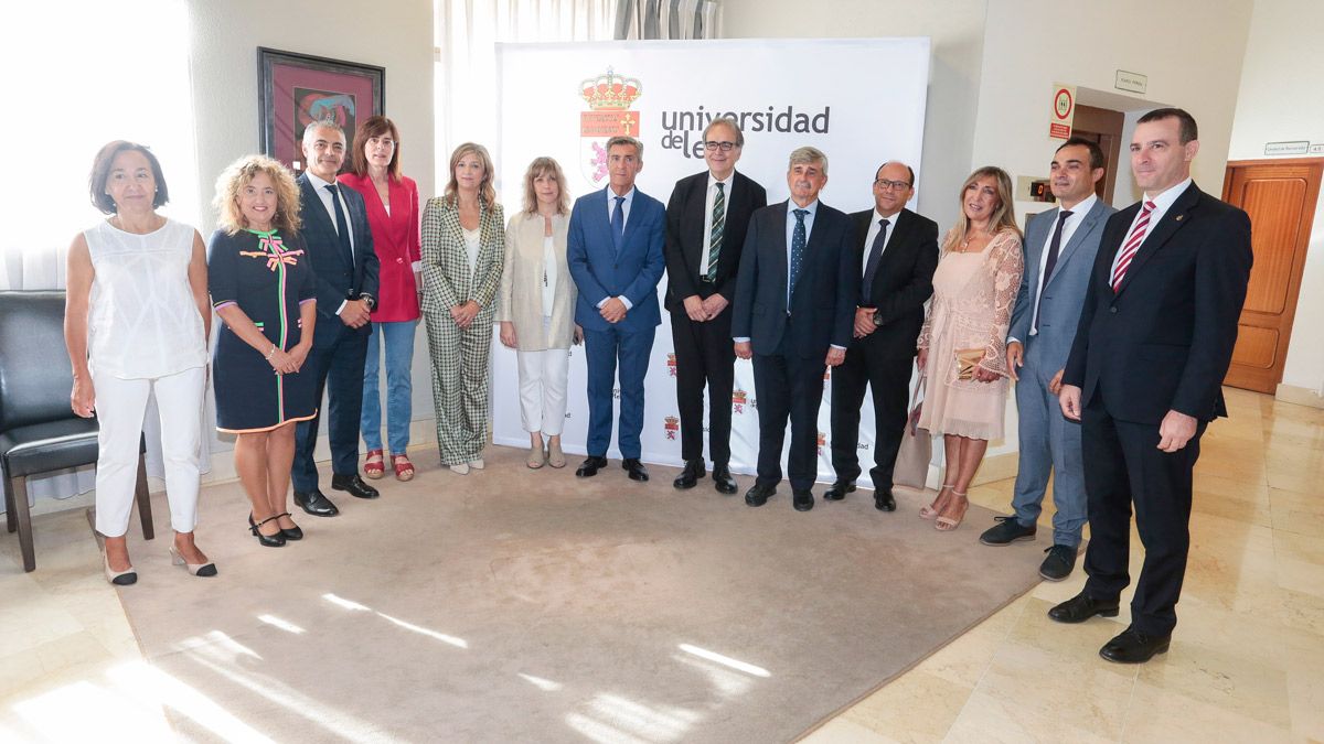 El ministro Subirats mantuvo un encuentro con los principales responsables de la Universidad de León. | ICAL