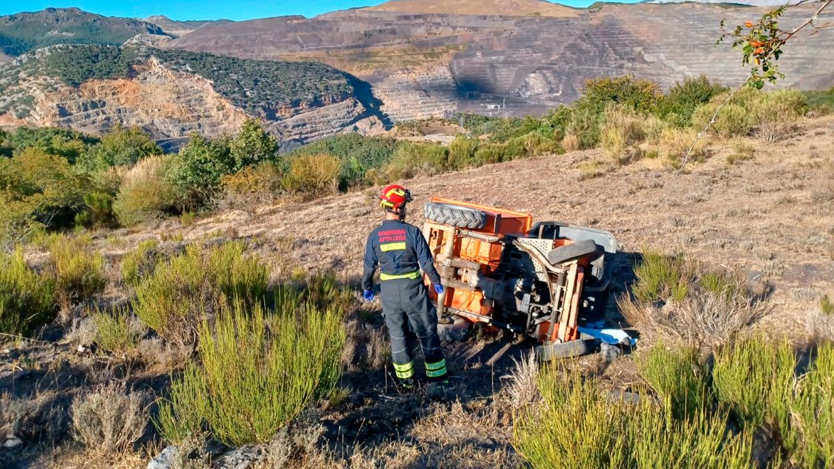 Actuación de bomberos en el accidente. | BOMBEROS AYTO. LEÓN