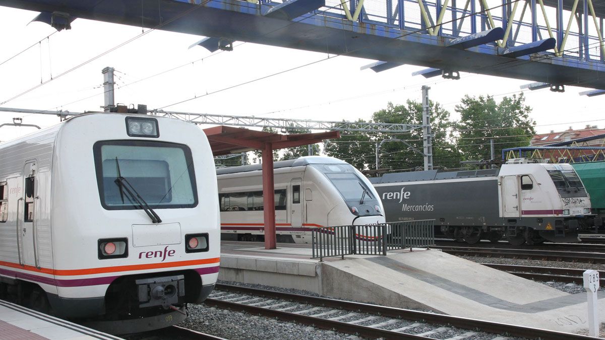 Renfe recorta los servicios ferroviarios en El Bierzo.