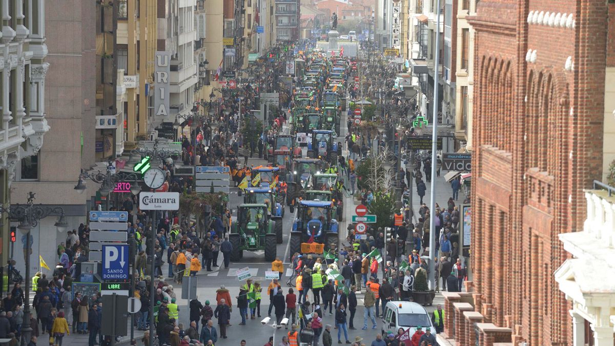 Los agricultores volverán a salir a las calles de León este lunes. | MAURICIO PEÑA