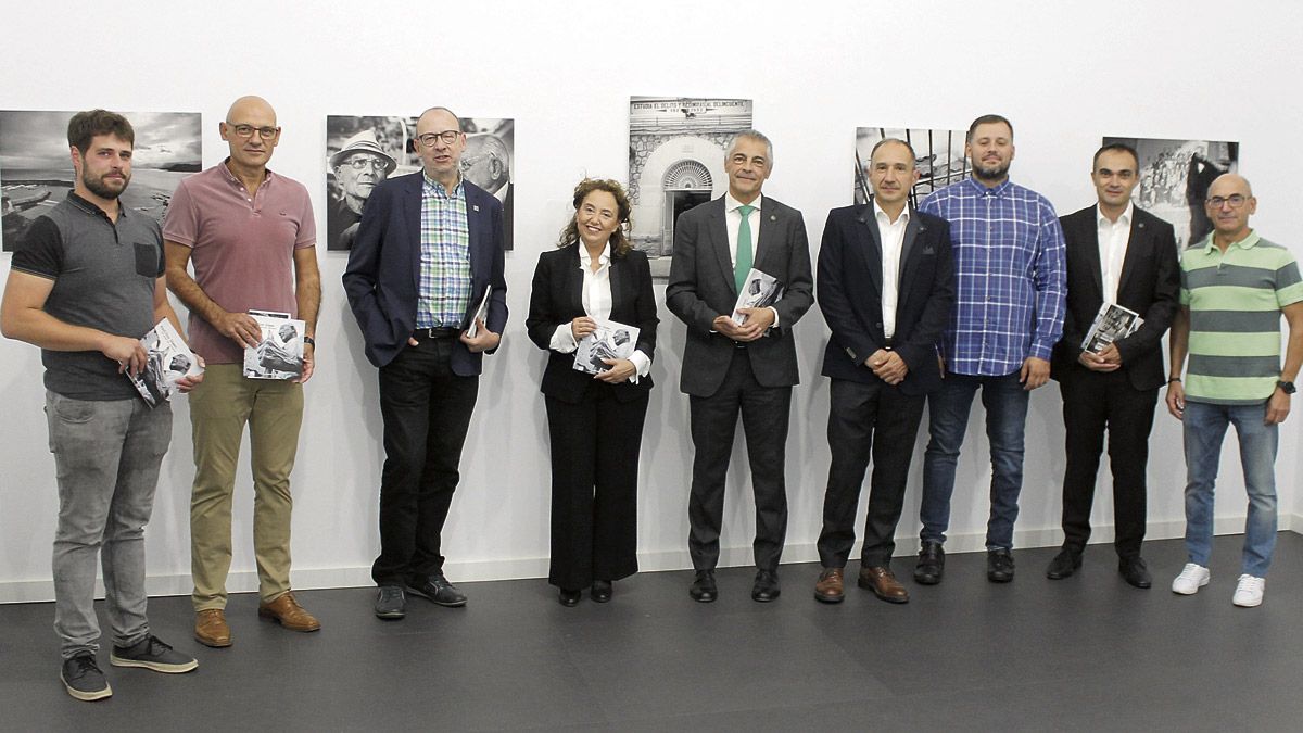 Representantes de las Universidades de León y Oviedo y de otras instituciones en el acto inaugural celebrado el pasado viernes. | ULE