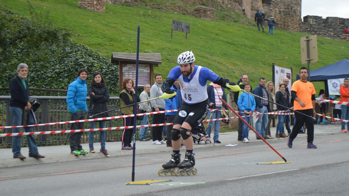 Uno de los participantes del I Ciudad de Ponferrada de Alpino en Línea. | L. N. C.