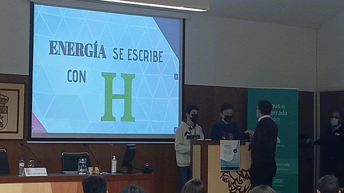 Presentación de la ponencia de los alumnos de la Asunción. Presentación de la ponencia de los alumnos de la Asunción.