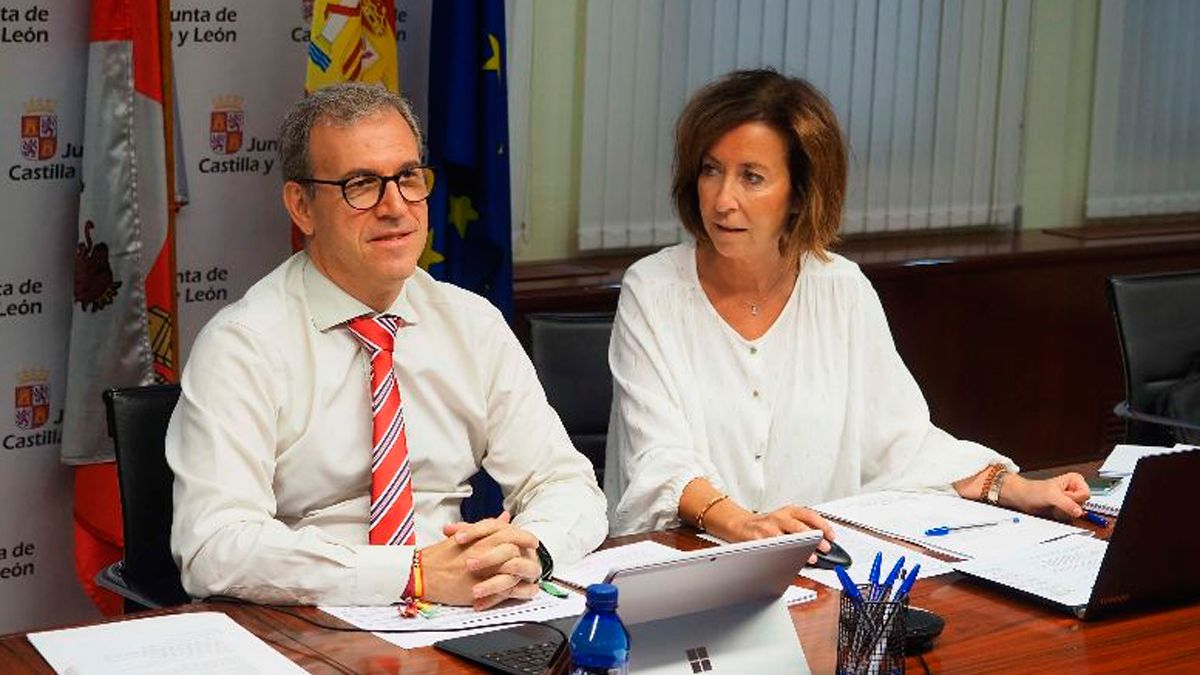 Mariano Veganzones en una mesa de trabajo con asociaciones del sector del comercio. | ICAL Mariano Veganzones en una mesa de trabajo con asociaciones del sector del comercio. | ICAL
