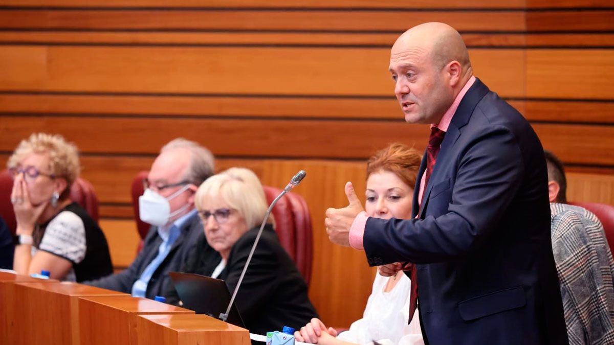 Campos en su comparecencia en el pleno. Campos en su comparecencia en el pleno.
