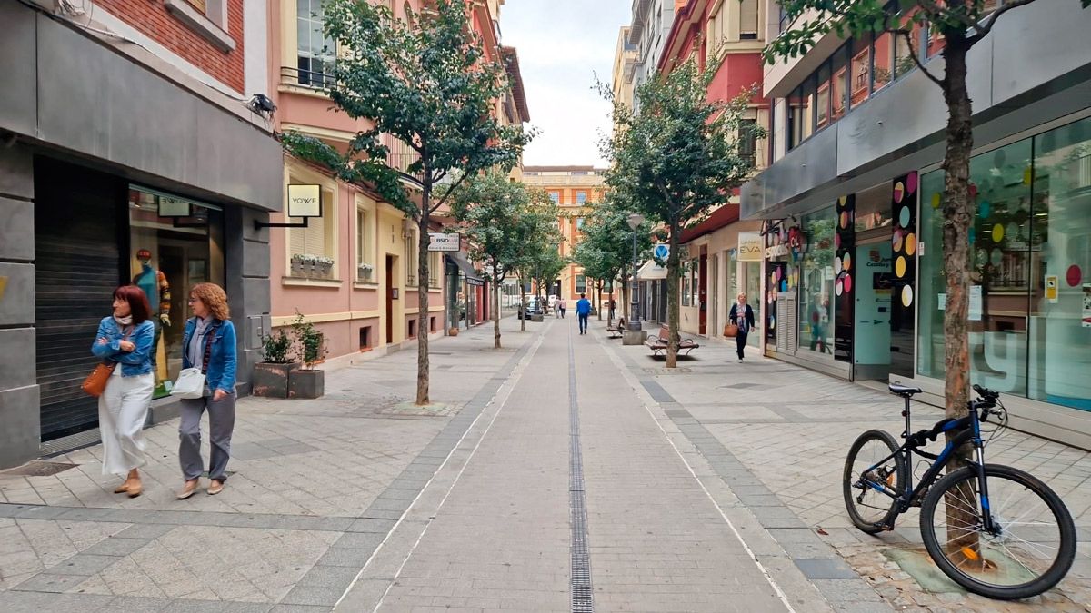 La chaqueta ya es un fijo en las calles de León. | L.N.C.