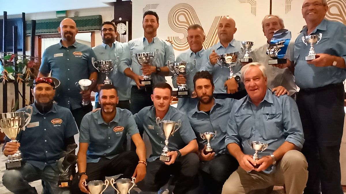 Foto de familia de los pescadores que ocuparon las primeras posiciones de la clasificación. | L.N.C.