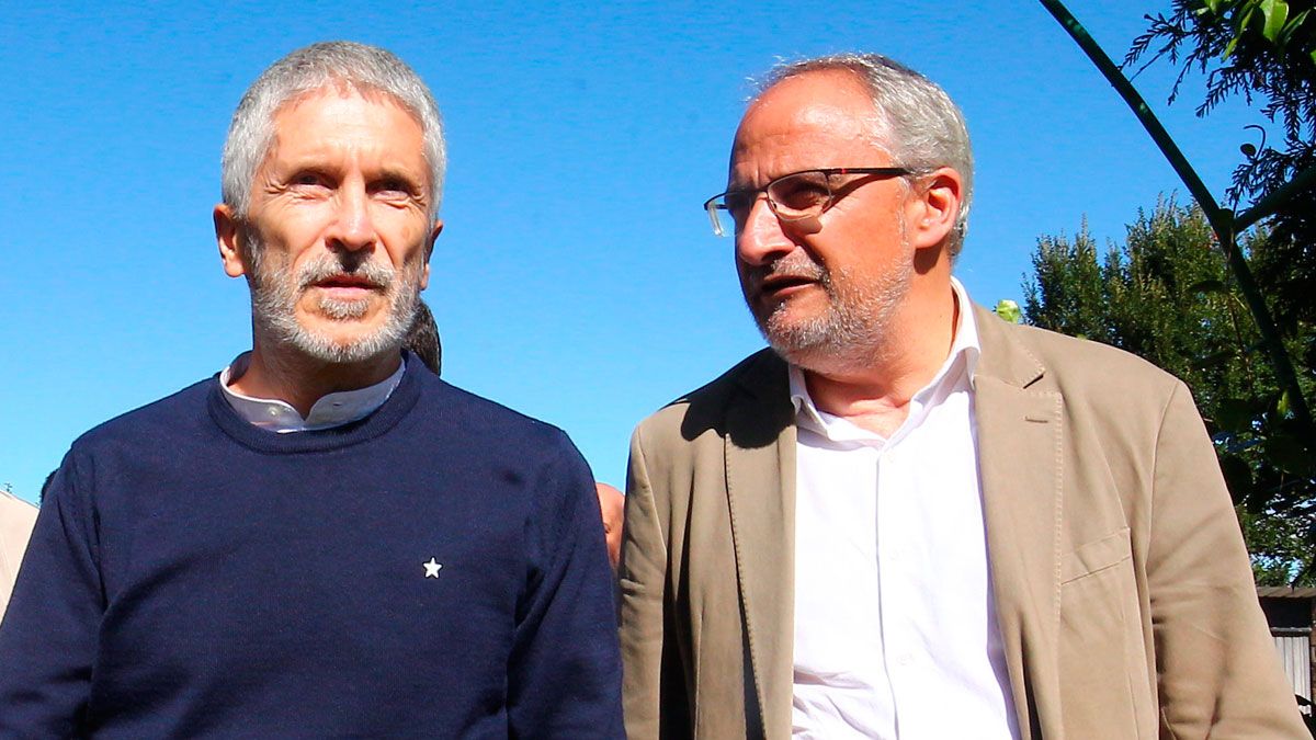 Visita del ministro Marlaska, con el alcalde de Ponferrada en la imagen, a la ciudad. | ICAL Visita del ministro Marlaska, con el alcalde de Ponferrada en la imagen, a la ciudad. | ICAL