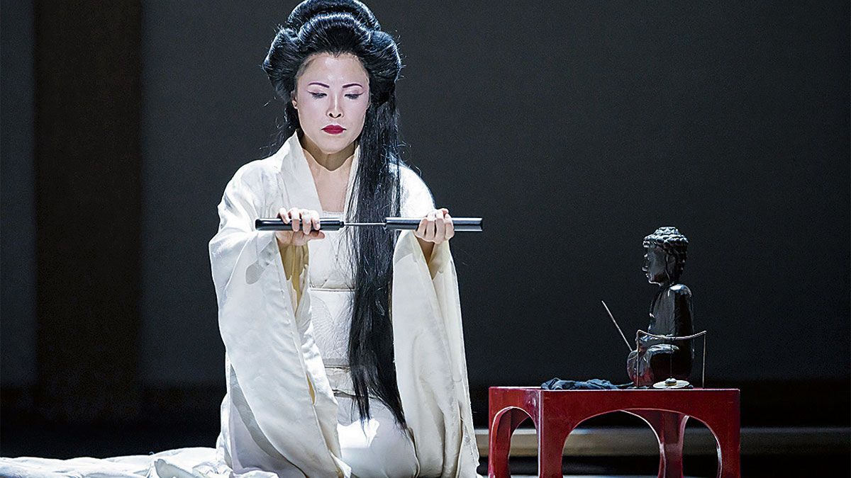 La italiana Maria Agresta en una escena de la ópera de Puccini ‘Madama Butterfly’. | TRISTRAM KEMTOM La italiana Maria Agresta en una escena de la ópera de Puccini ‘Madama Butterfly’. | TRISTRAM KEMTOM