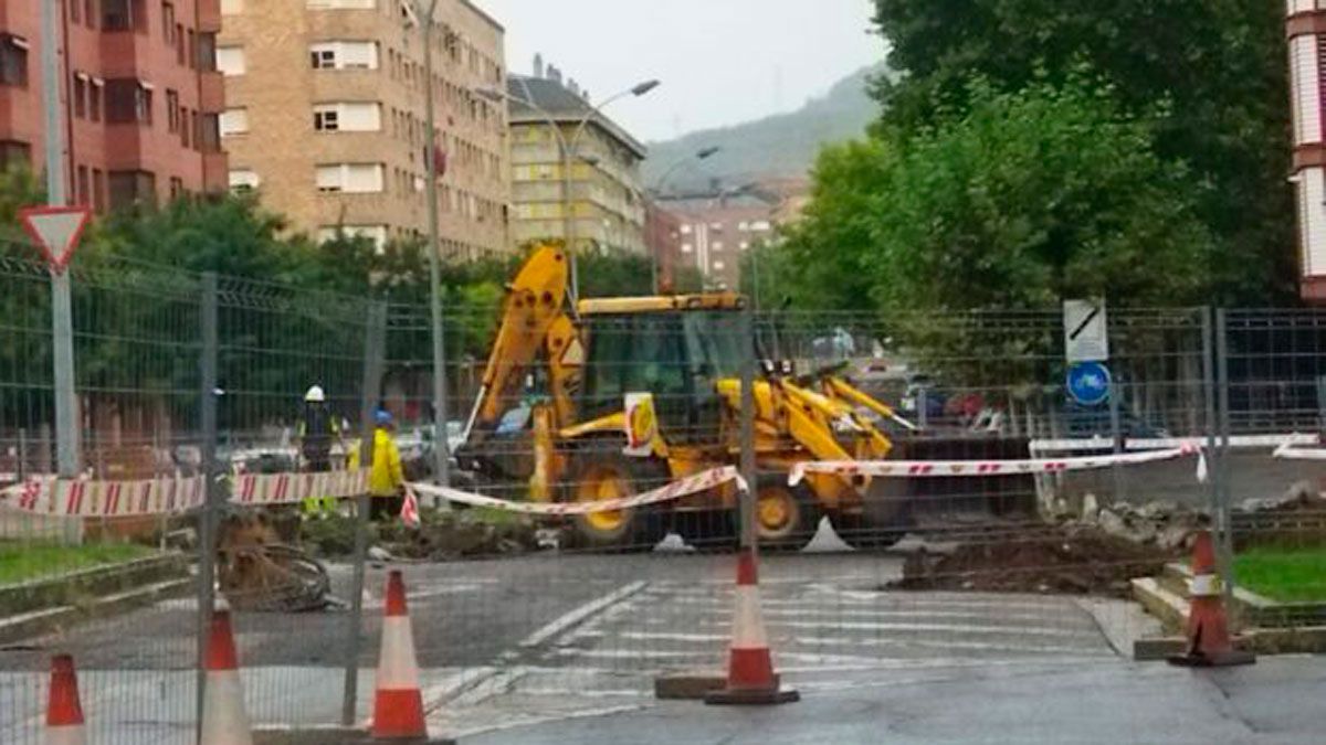 Las obras en el Polígono de las Huertas dificultan el tráfico en esa zona. Las obras en el Polígono de las Huertas dificultan el tráfico en esa zona.