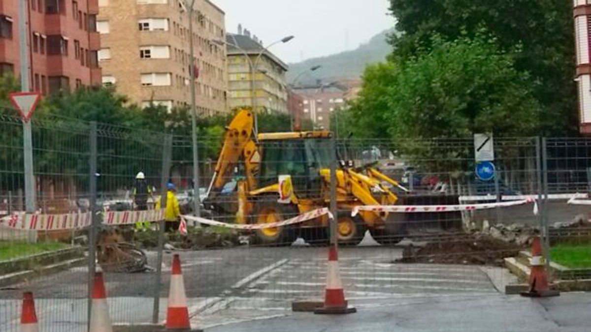 Las obras en el Polígono de las Huertas dificultan el tráfico en esa zona.