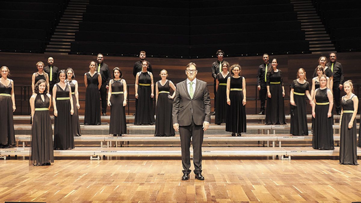 El Coro Ángel Barja dirigido por Aitor Olivares actuará esta tarde en el Auditorio de León. | L.N.C. El Coro Ángel Barja dirigido por Aitor Olivares actuará esta tarde en el Auditorio de León. | L.N.C.