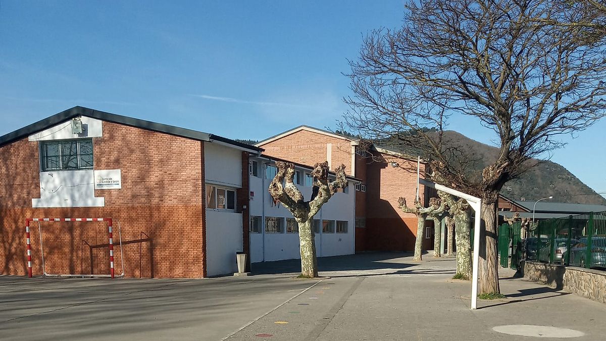 Colegio La Borreca de Ponferrada, para el que el PSOE pedía una cubierta.