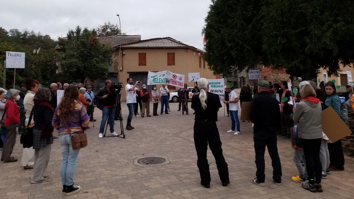 Concentración de este sábado en la localidad de Filiel. | L.N.C. Concentración de este sábado en la localidad de Filiel. | L.N.C.