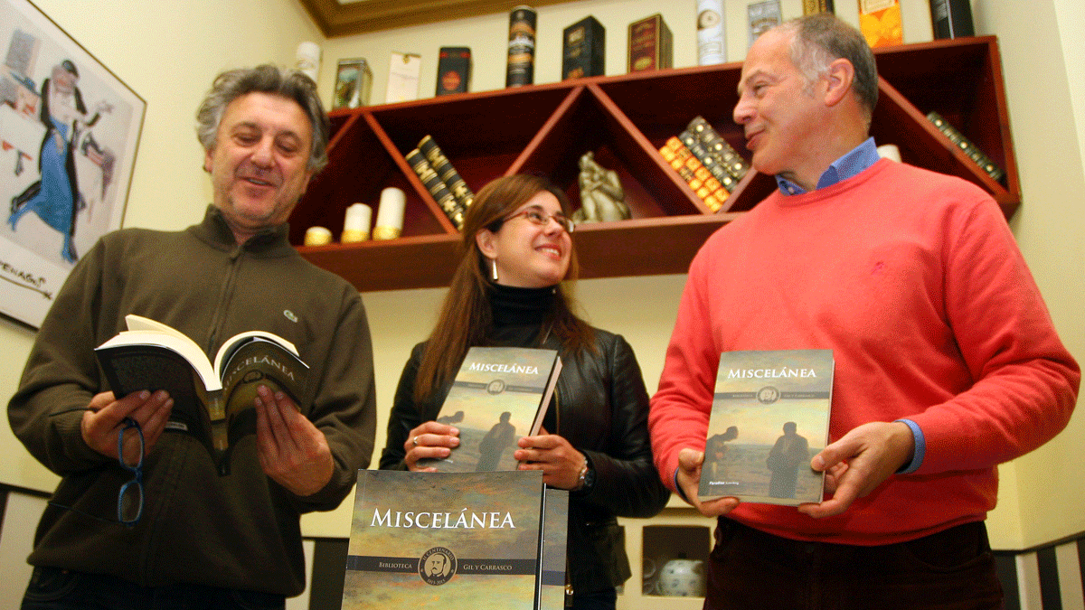 José Luis Suárez Roca, Noemí Sabugal y Valentín Carrera, en la presentación de ‘Miscelánea’. | César Sánchez (Ical)