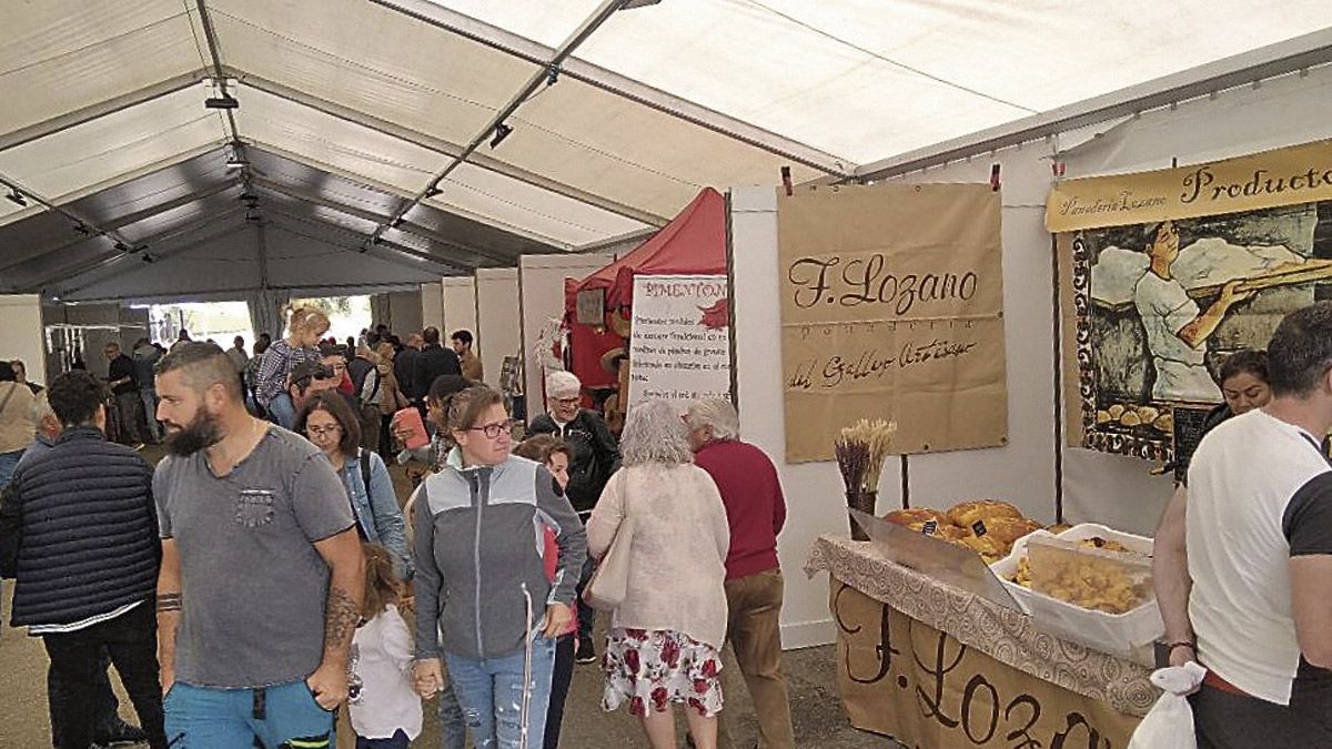 Ambiente en el mercado agroalimentario y artesano. | E. NIÑO