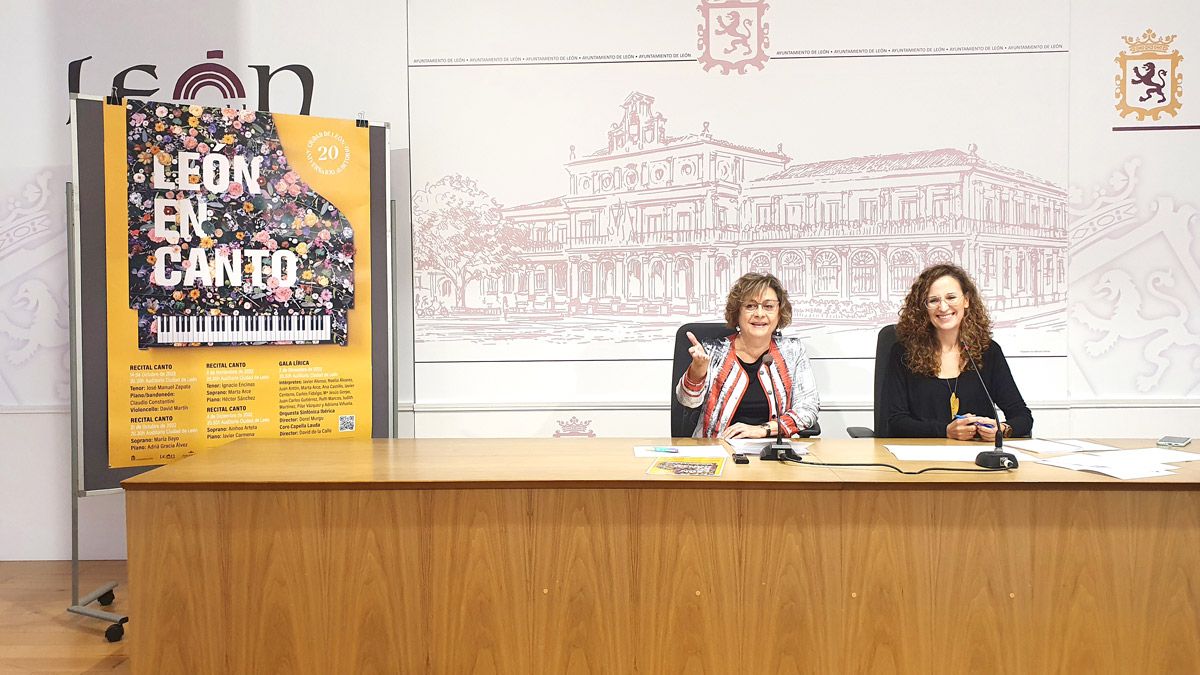Evelia Fernández y Marta Arce en la presentación de ‘León en canto’.
