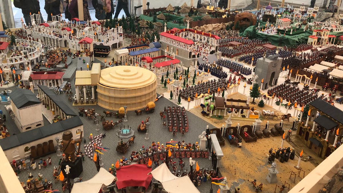 La exposición cuenta con 7.000 figuras y 100 metros cuadrados. | P. FERRERO