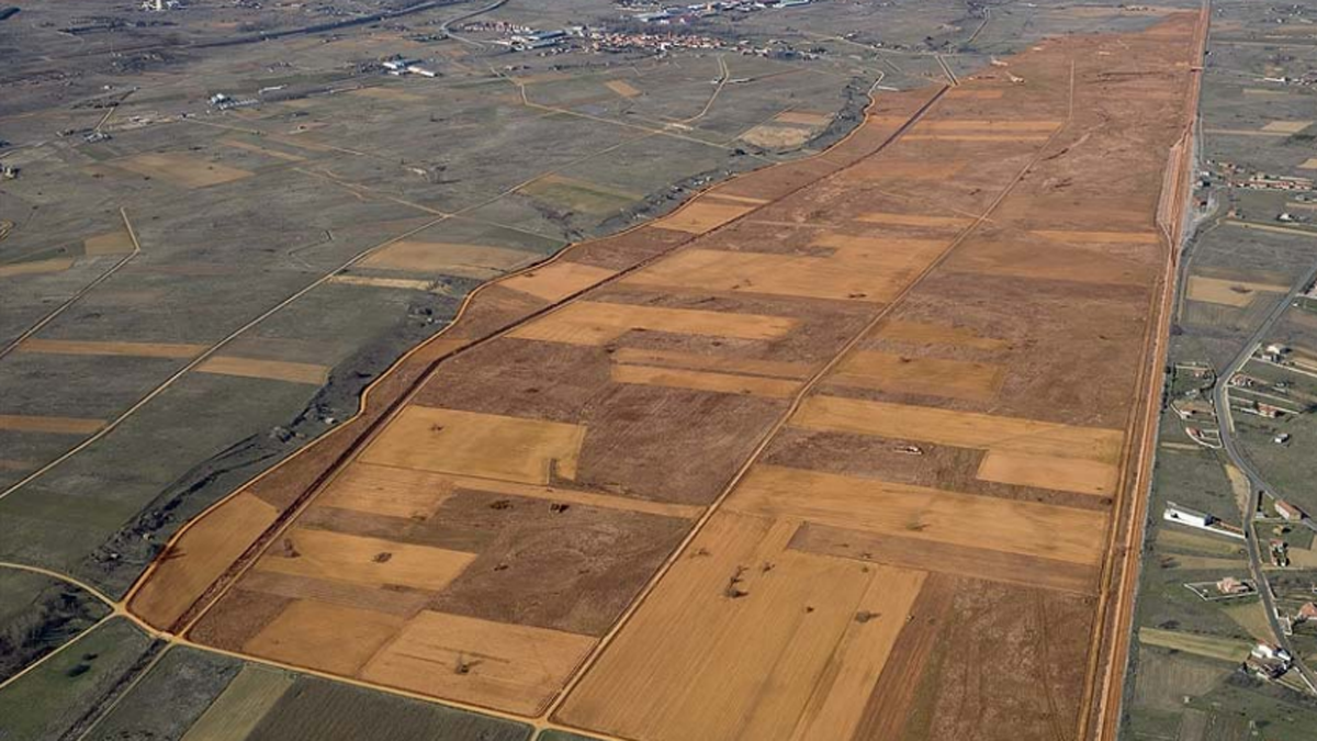 Vista aérea de los terrenos en los que está previsto el desarrollo de la plataforma de Torneros. | L.N.C.