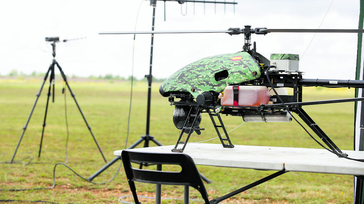 Uno de los drones de la unidad que operaba en La Virgen del Camino. | CAMPILLO (ICAL) Uno de los drones de la unidad que operaba en La Virgen del Camino. | CAMPILLO (ICAL)