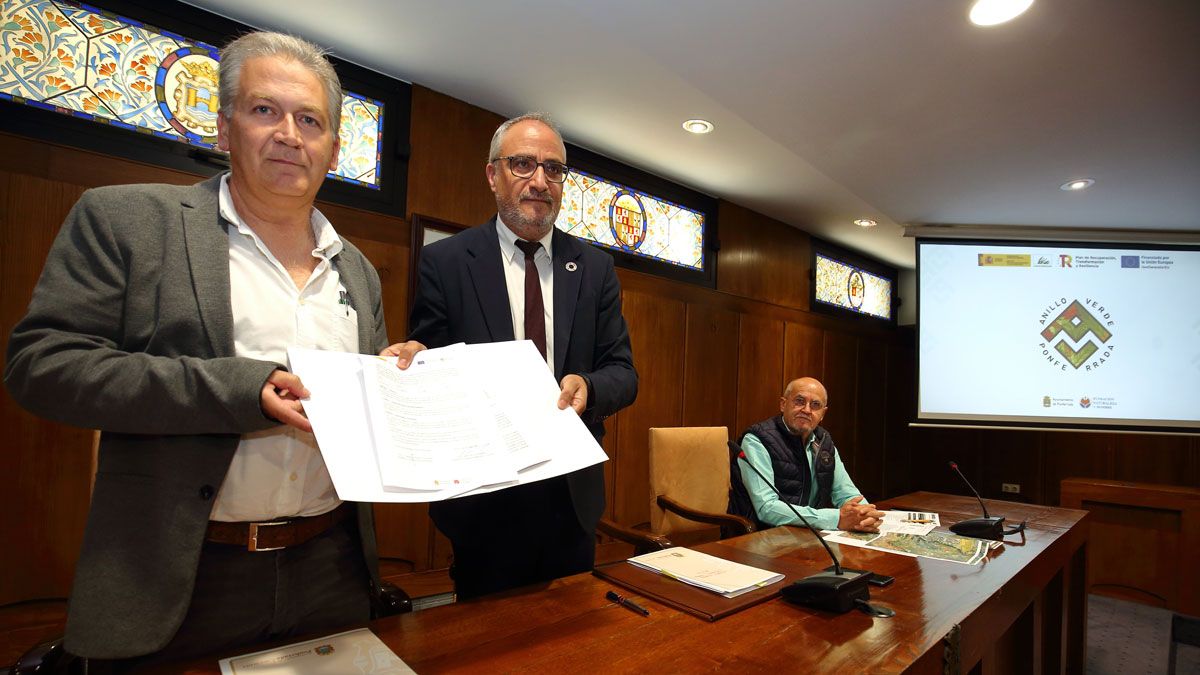 Presentación del proyecto a los medios en el Ayuntamiento de Ponferrada. | ICAL