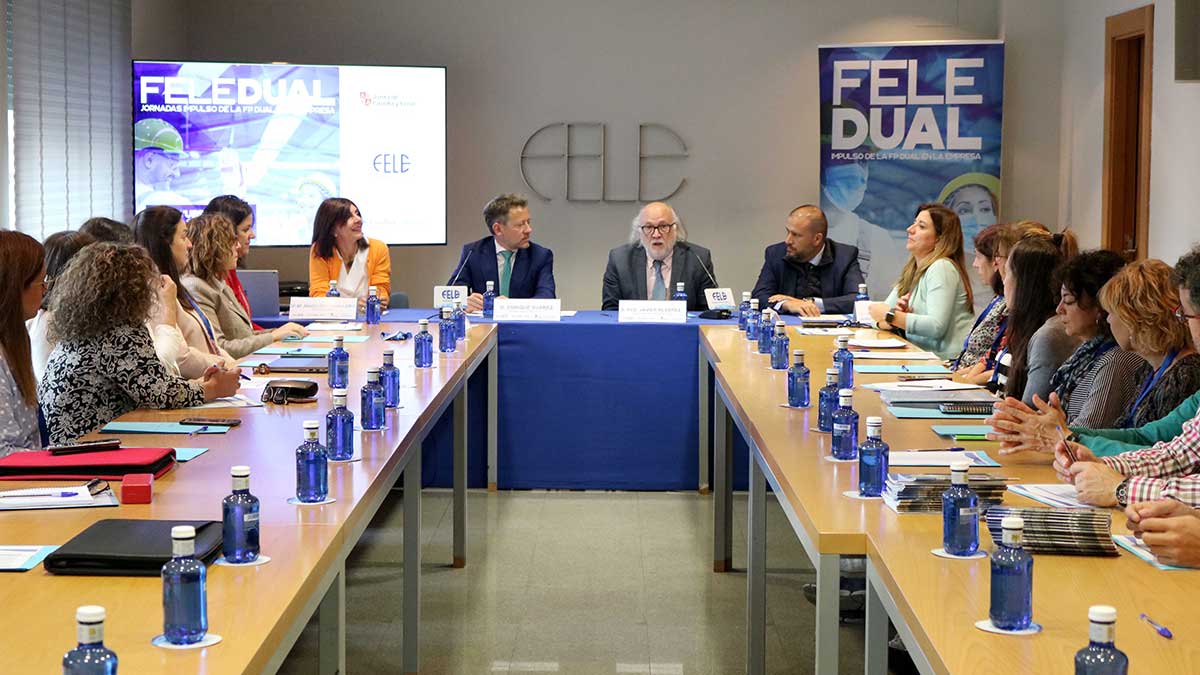 Un instante de las jornadas de Fele y CaixaBank Dualiza. | ICAL