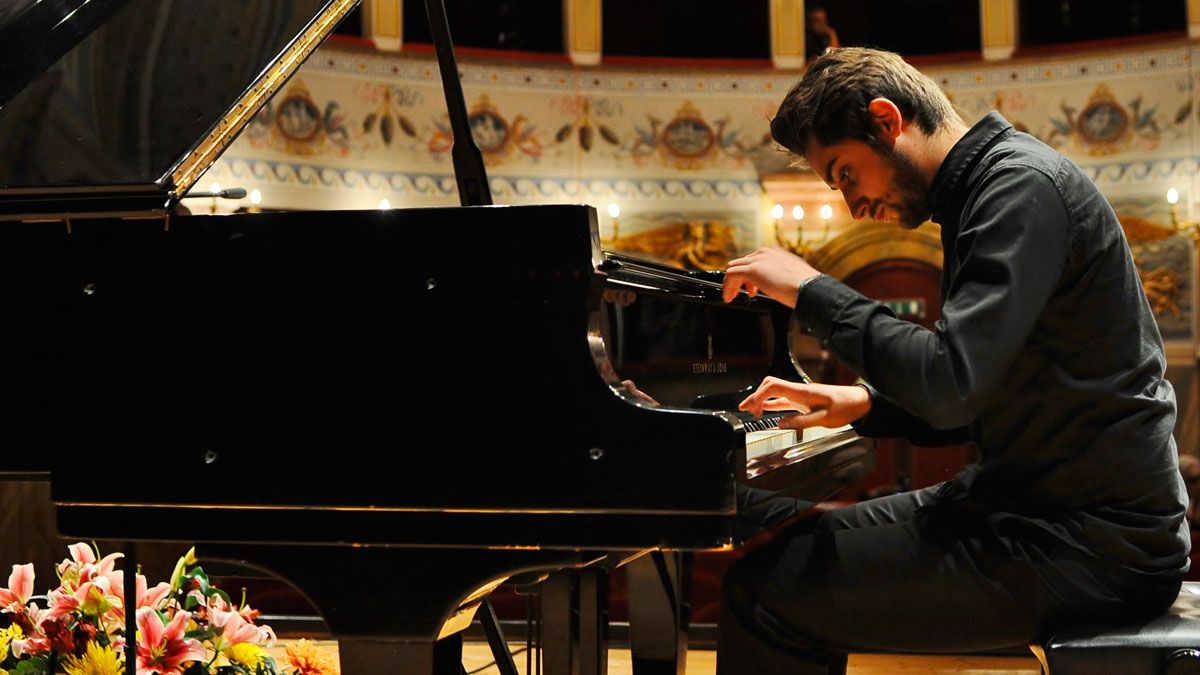 El pianista italiano David Mancini en uno de sus conciertos de piano. | L.N.C.