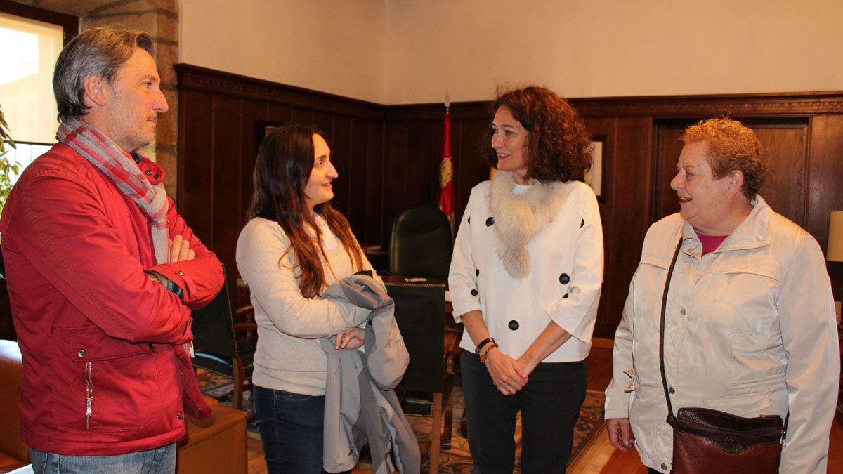 Pedro Muñoz, Emilia García, Gloria Merayo y Evangelina Verdial. | A.P. Pedro Muñoz, Emilia García, Gloria Merayo y Evangelina Verdial. | A.P.