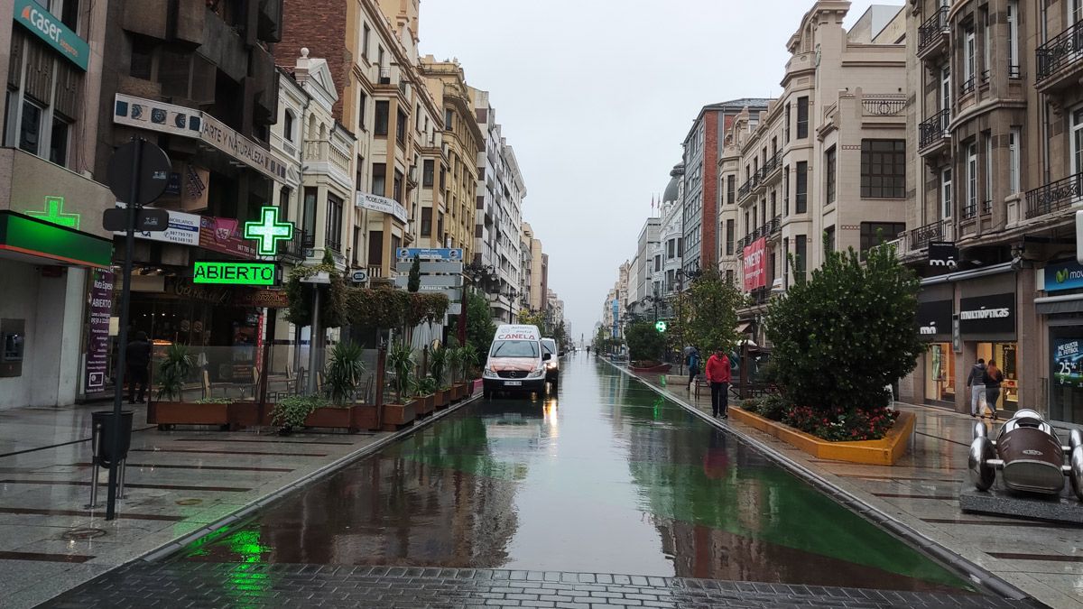 Avenida Ordoño II de la capital leonesa en la mañana de este sábado. | L.N.C.