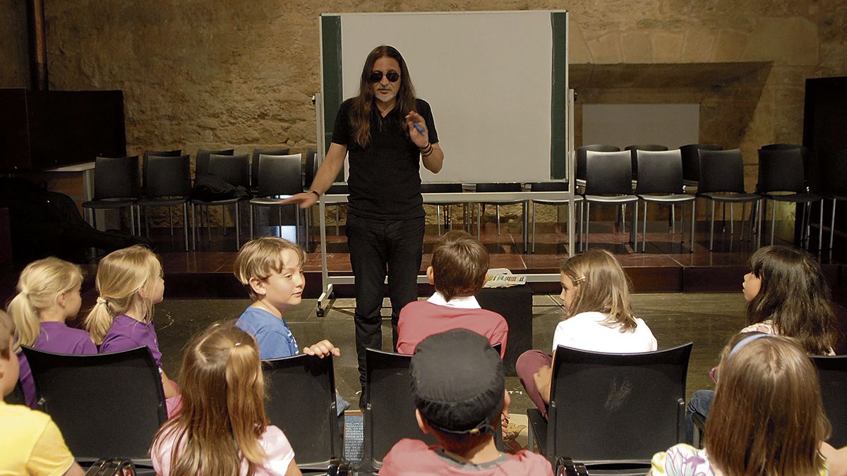 Los niños fueron a menudo los mejores aliados del dibujante. | M. PEÑA