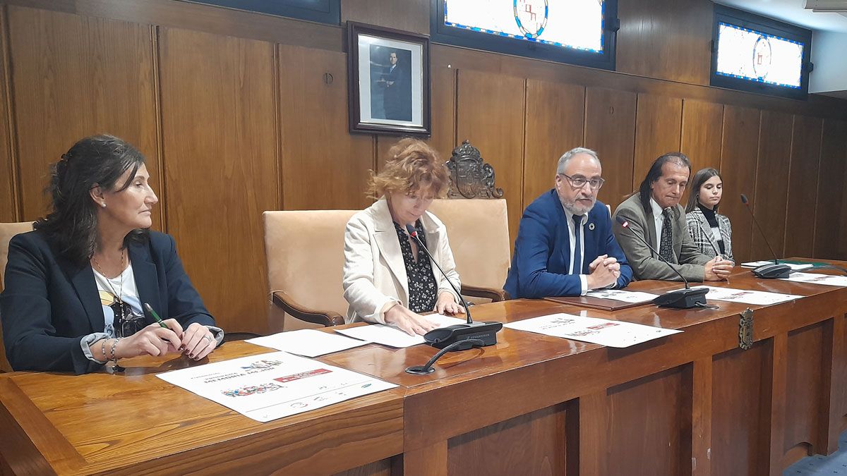 Presentación del programa MayorSig en el Ayuntamiento de Ponferrada. | MAR IGESIAS